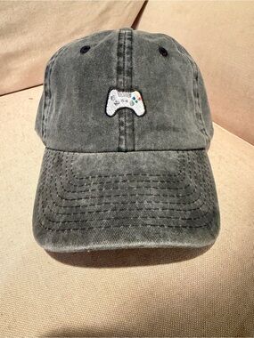 Dalix Gray Washed Baseball Cap with Embroidered Game Controller